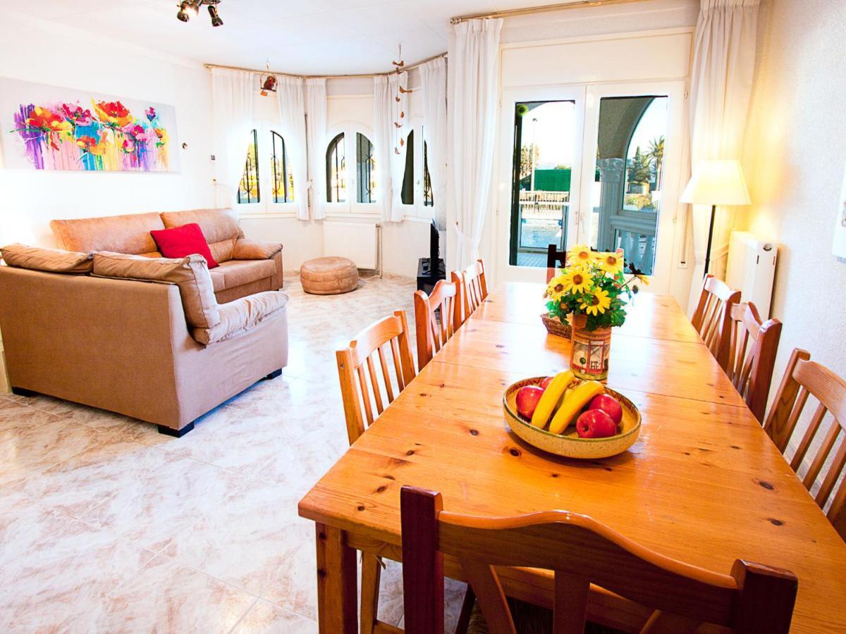 Holiday Home Requesens Canal Empuriabrava Exterior foto